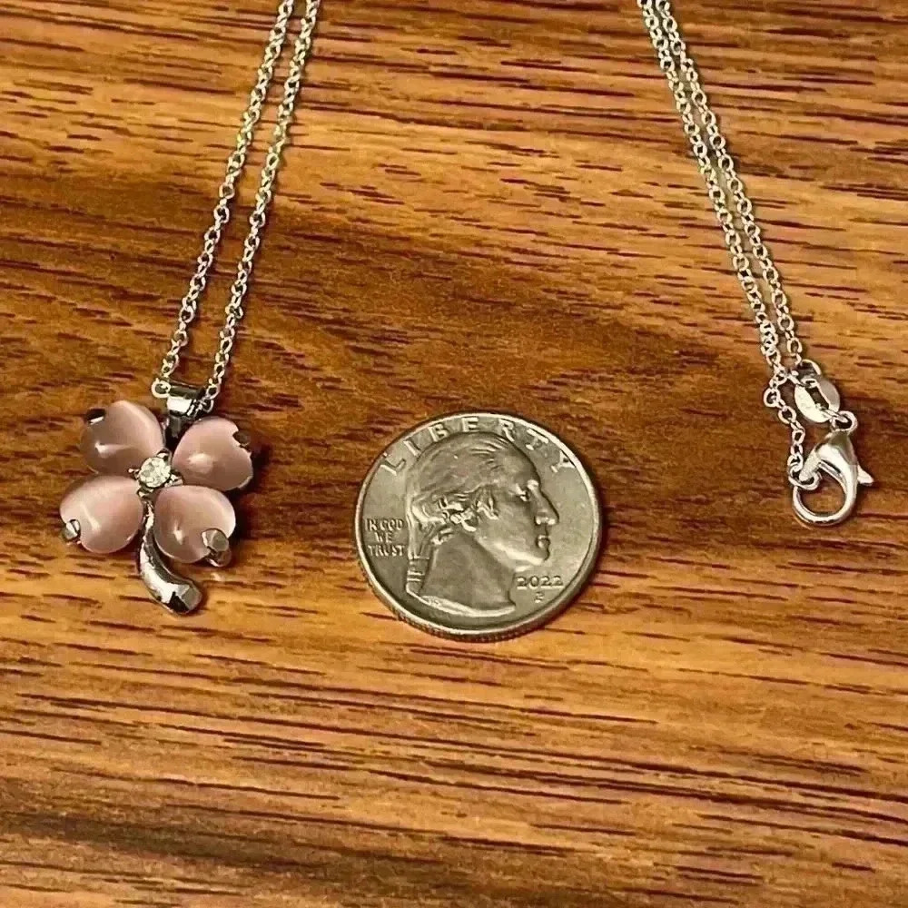 Vintage Rose Quartz Cats Eye Four Leaf Clover Pendant and Necklace - Picture 3 of 10